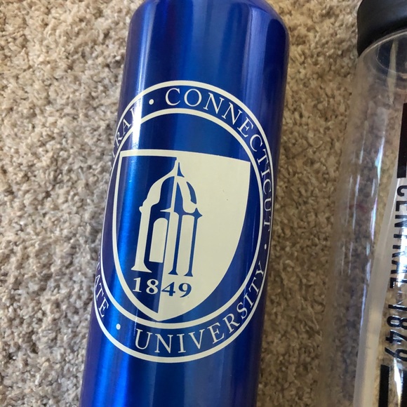 CCSU Water bottles - Picture 4 of 7
